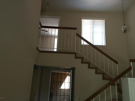 4th image of 873 Sandberg Ln