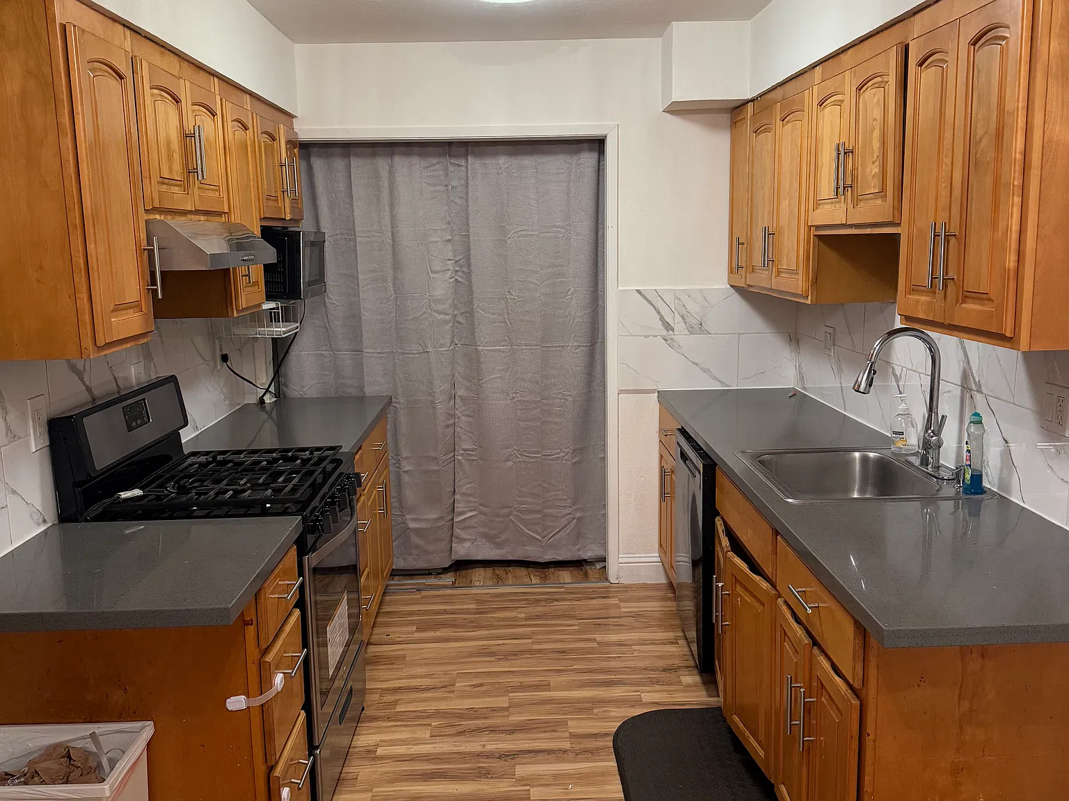 2 bed, 902 sqft, $2,700 — Photo 4
