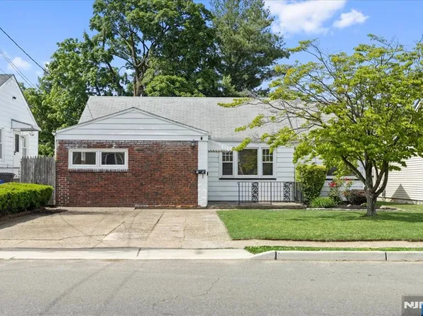 29 Graham Ter, Saddle Brook, NJ 07663