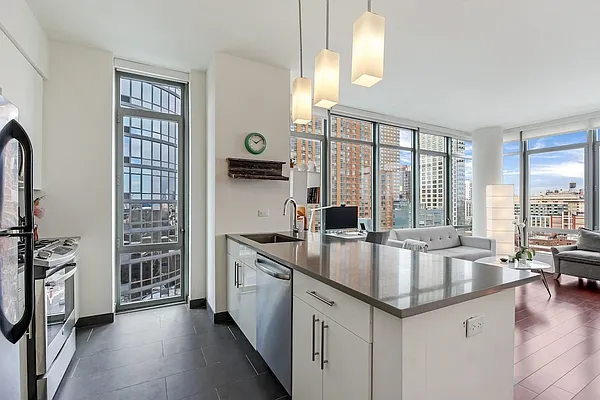 Rented by Red Apple Group | media 3