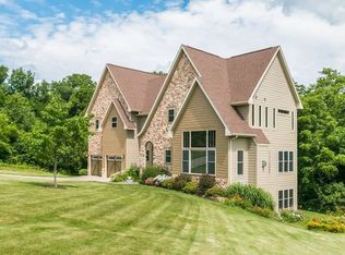 3070 Running Deer Rd NE, Iowa City, IA 52240