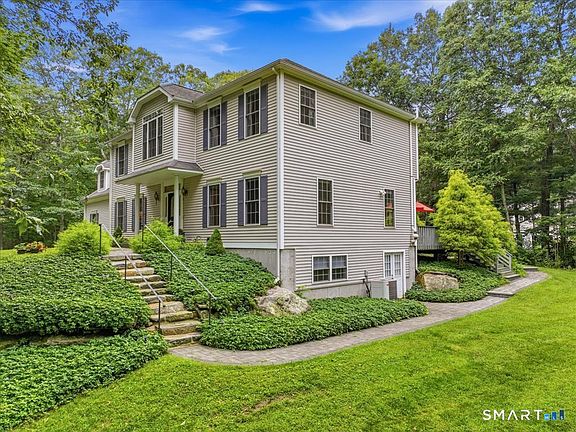 5th image of 9 Inwood Drive