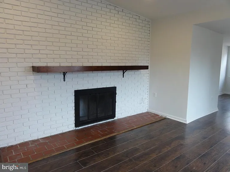 7029 Woodley Ln — Photo 10