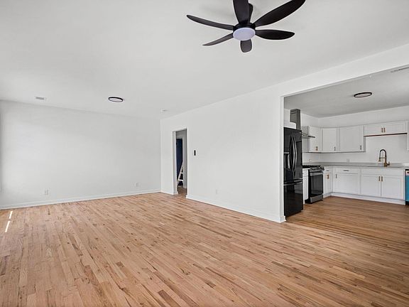 5th image of 3707 Faxon Ave