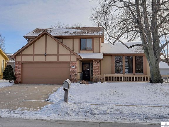 2nd image of 611 N 150th St
