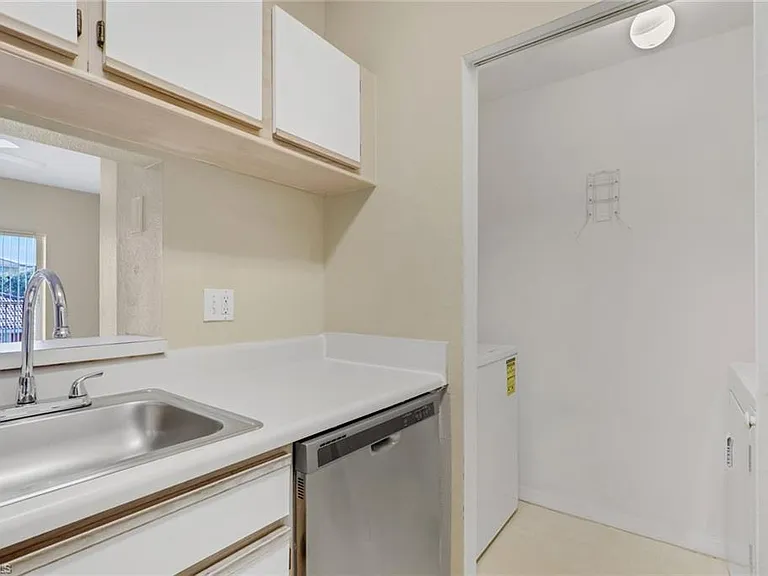 6321 Aragon Way #206 — Photo 13