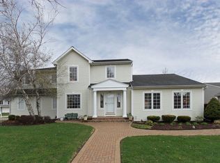 684 Cutter Ln, Elk Grove Village, IL 60007