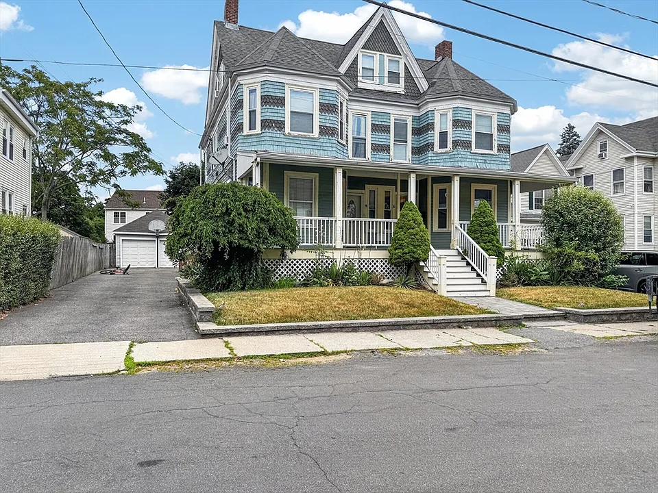 70 Holbrook Ave #R