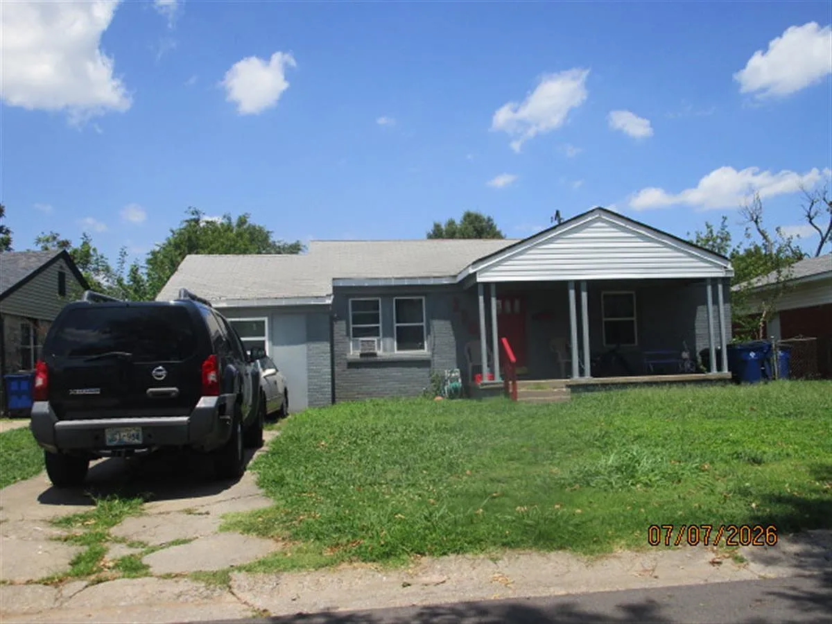 1307 Sheffield Rd — Photo 1