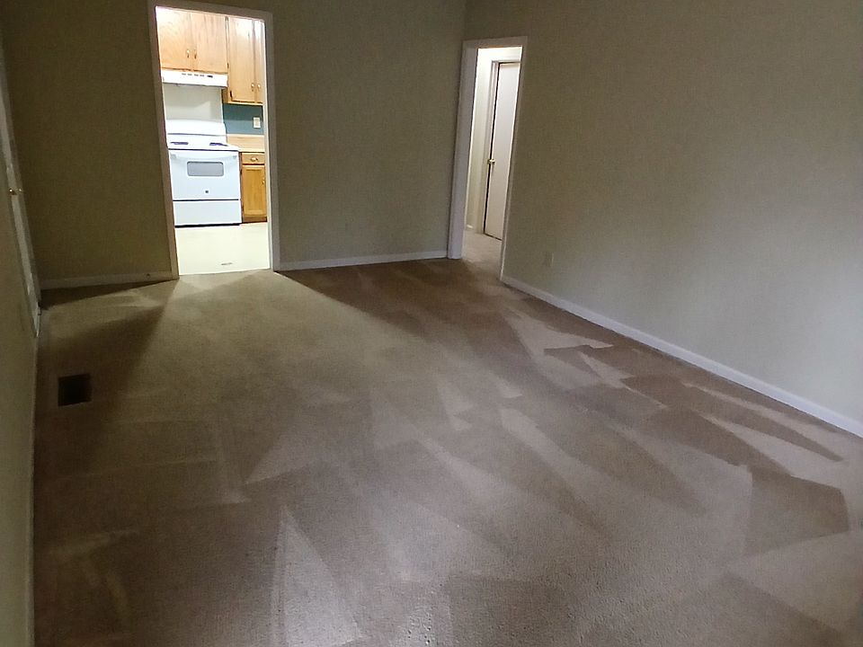 2nd image of 892 Georgia Cir NW