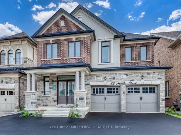 82 Merlin St, Oakville, ON L6H 0Z4