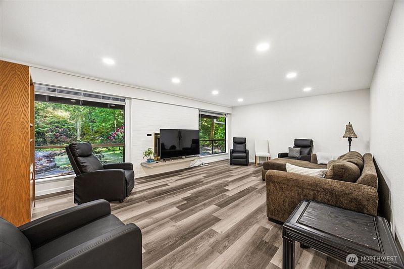 5th image of 6425 Nyanza Park Drive SW