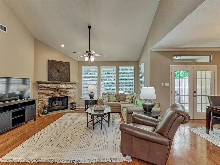 15 Cobble Gate Pl — Photo 9