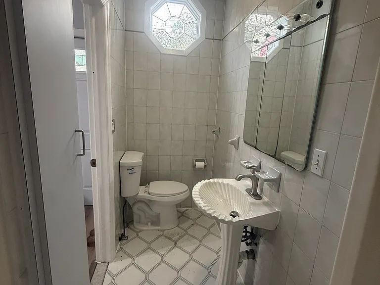 34 Van Buren St #1 — Photo 7