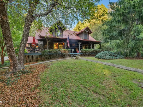 346 Edgefield Rd, Piney Flats, TN 37686