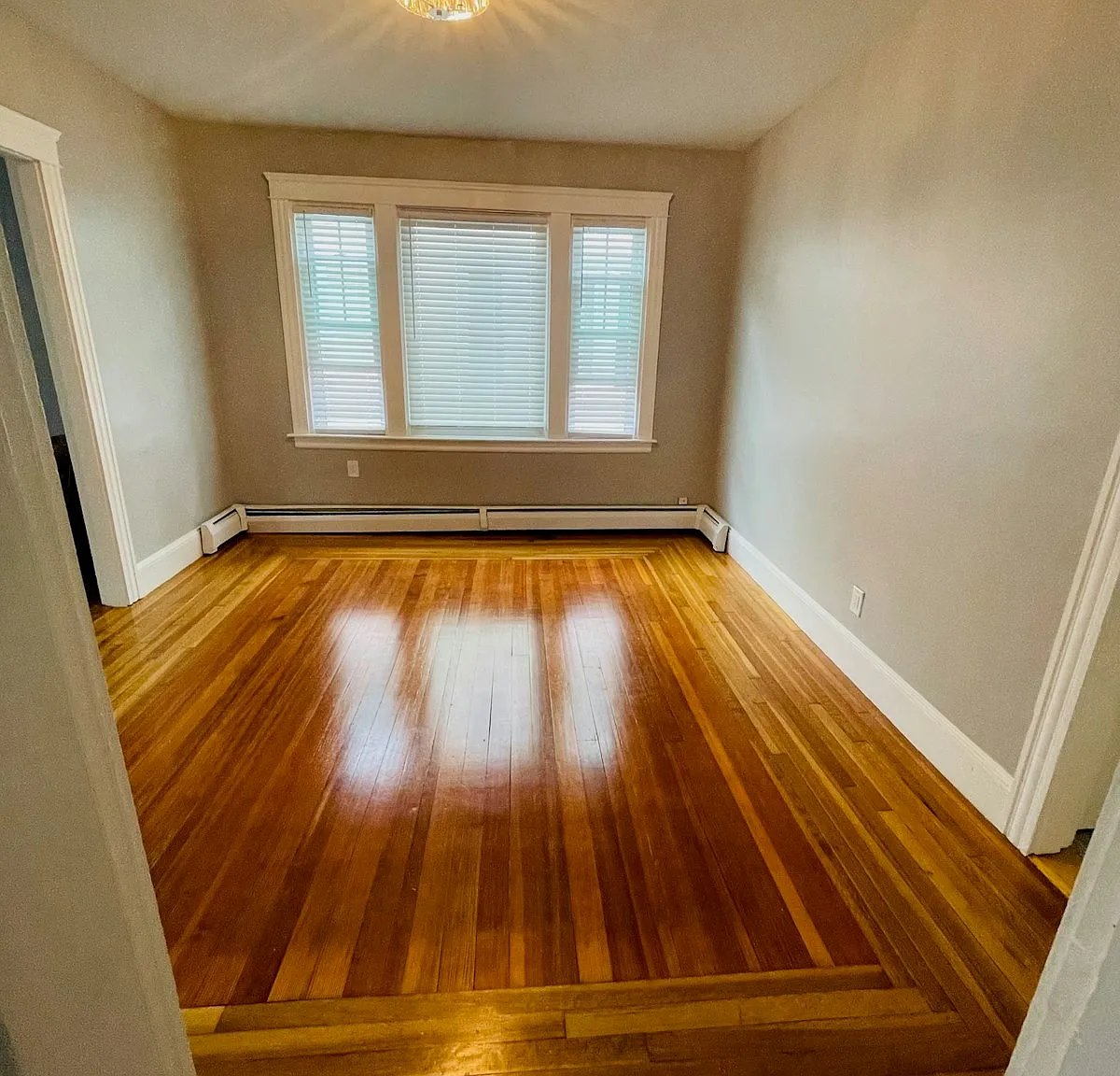 76 Pembroke Avenue, Unit 2 — Photo 4