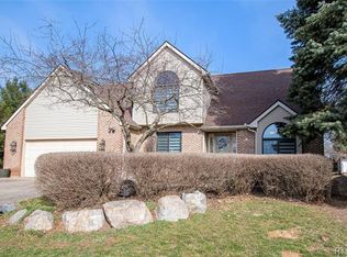 62180 Richfield St, South Lyon, MI