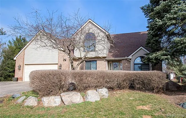 62180 Richfield St photo 1