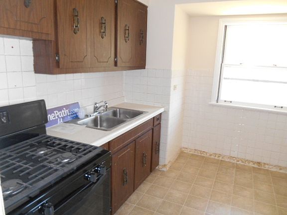 4th image of 1529 N 22nd Ave