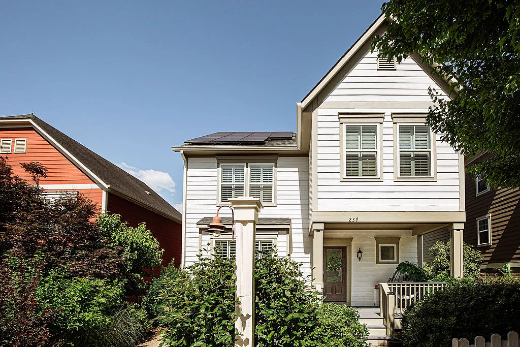 Building Photo - 239 Huntley Ave