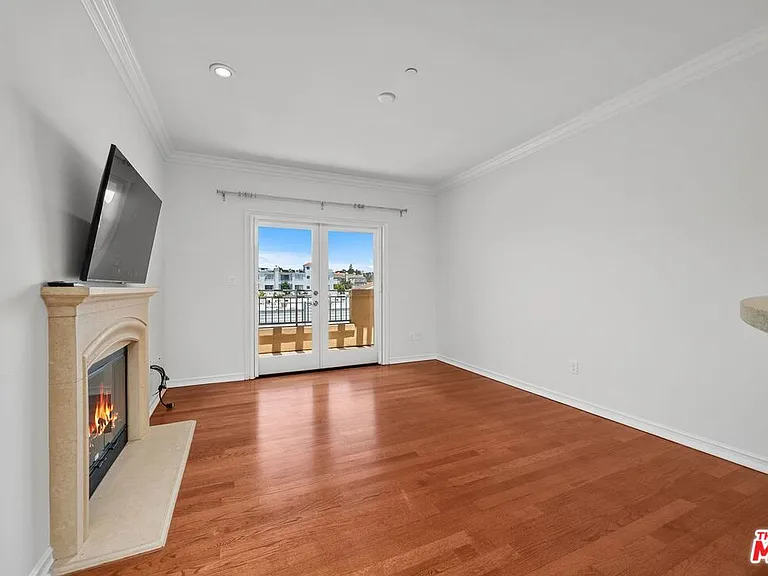 1000 Granville Ave #404 — Photo 30
