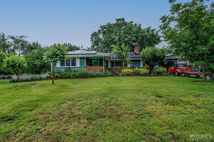 319 Elizabeth Ave photo 1
