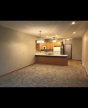 5th image of 308 S 8th Ave E