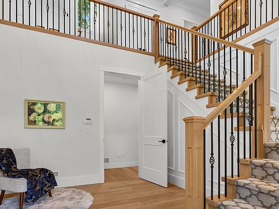 5th image of 4567 Maysfield Cres