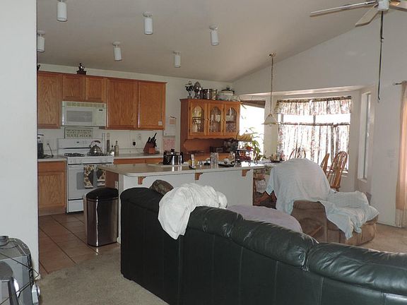 4th image of 1091 W Oriole Way