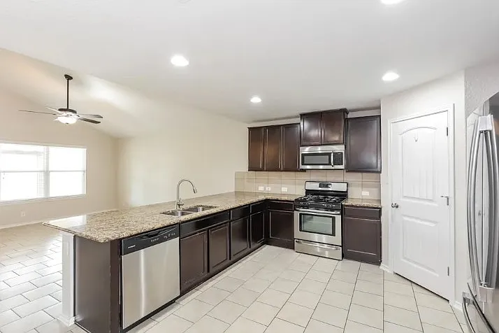 4652 Palmetto Pl — Photo 5