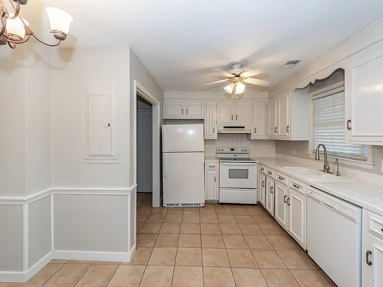 765 Leafwood Rd — Photo 21