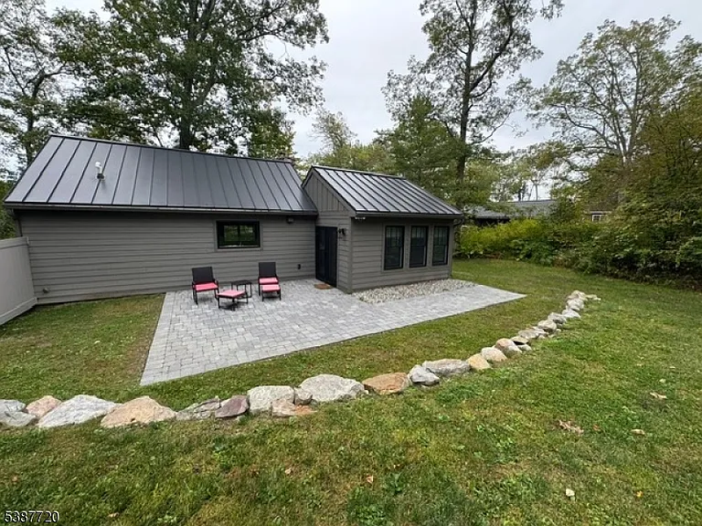 24 Lakeview Point Ave — Photo 23