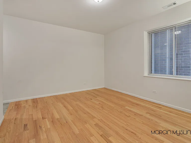 602 W 26th St — Photo 11
