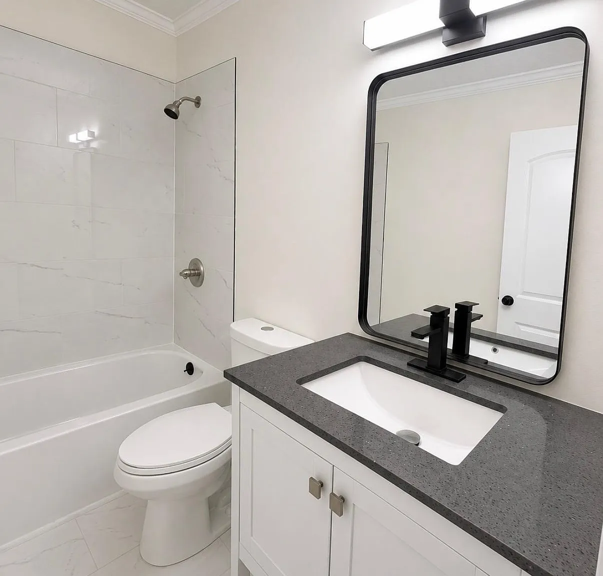 3 bed, 2.0 bath, 1556 sqft, $1,800 — Photo 3