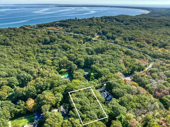 24 Robins Way, East Hampton, NY 11937