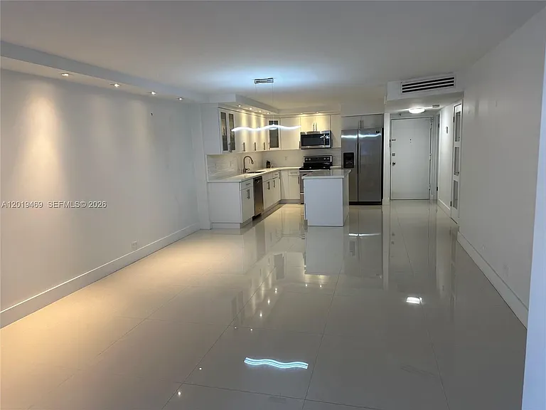6039 Collins Ave #1221 — Photo 16