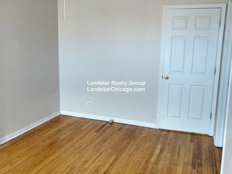 4045.5 N Mozart Ave #1E — Photo 10