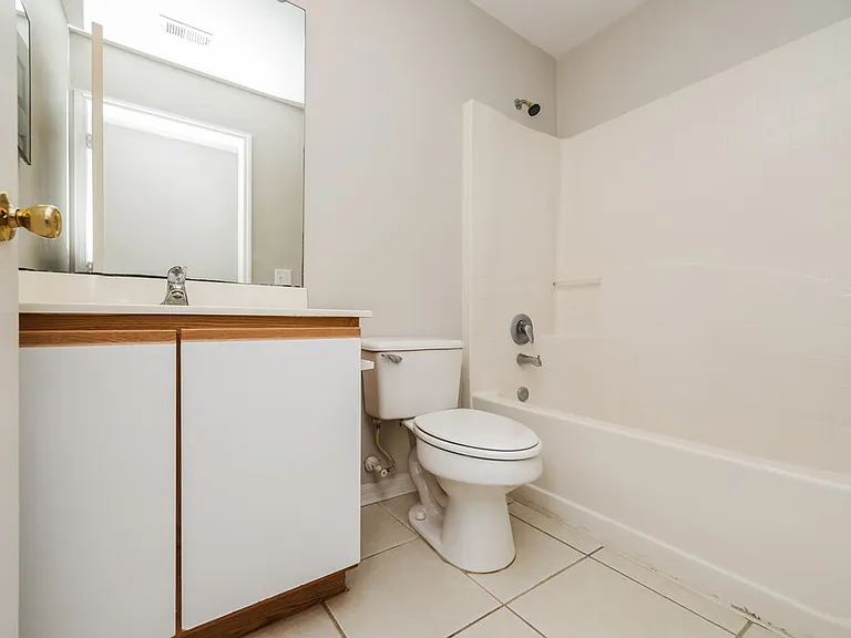 12814 Lake Vista Dr — Photo 15