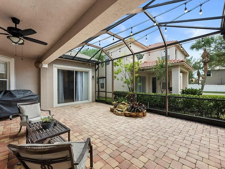 8203 Calterra Dr — Photo 13