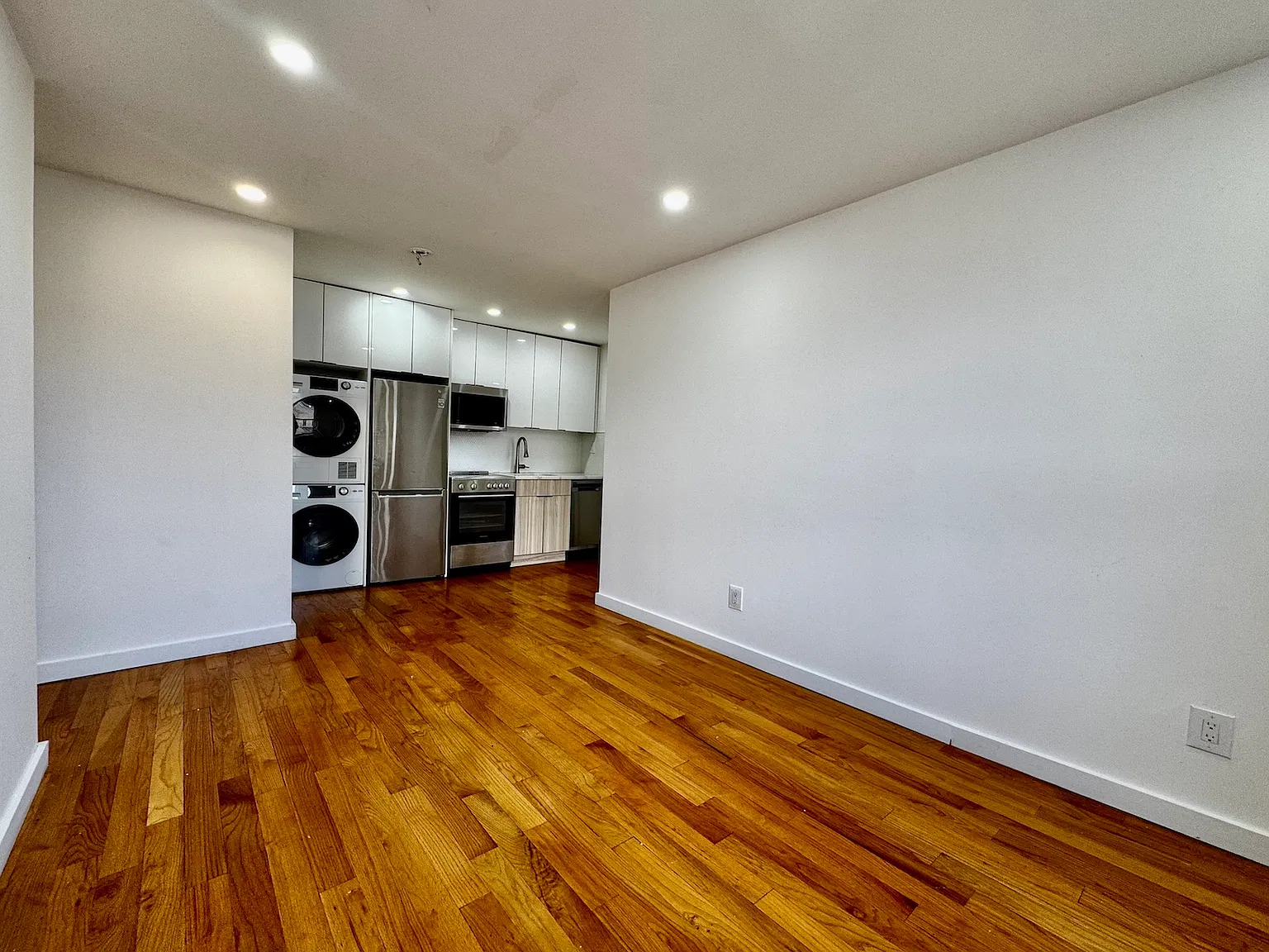90 East 18th Street — Photo 3