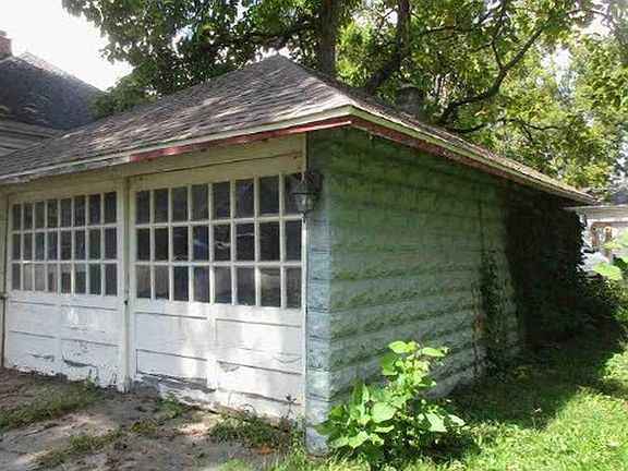 4th image of 603 N Lincoln St