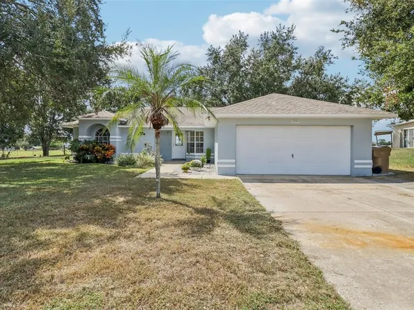 37149 Sandy Ln, Grand Island, FL 32735