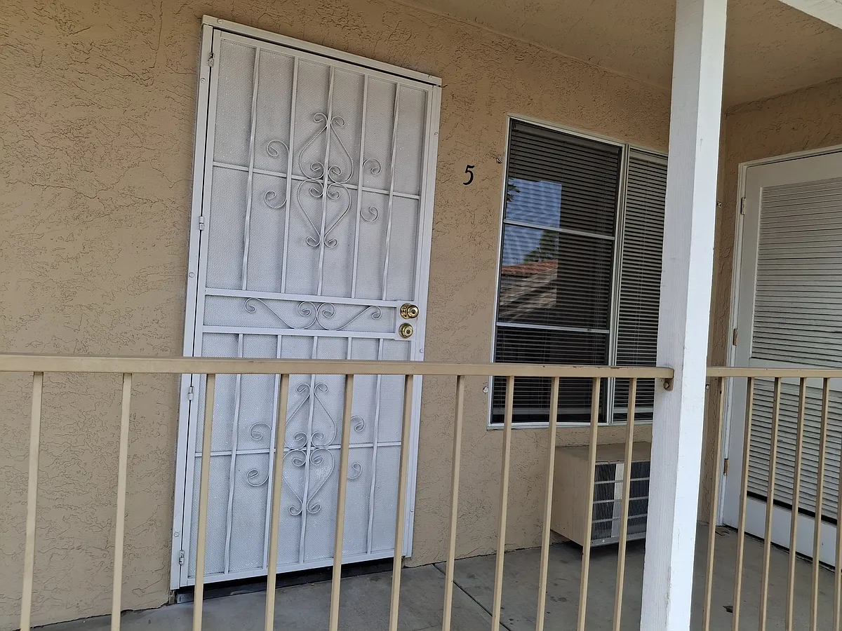 Building Photo - 3929 Arizona St #5
