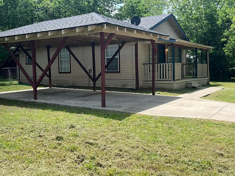 610 E High St — Photo 35