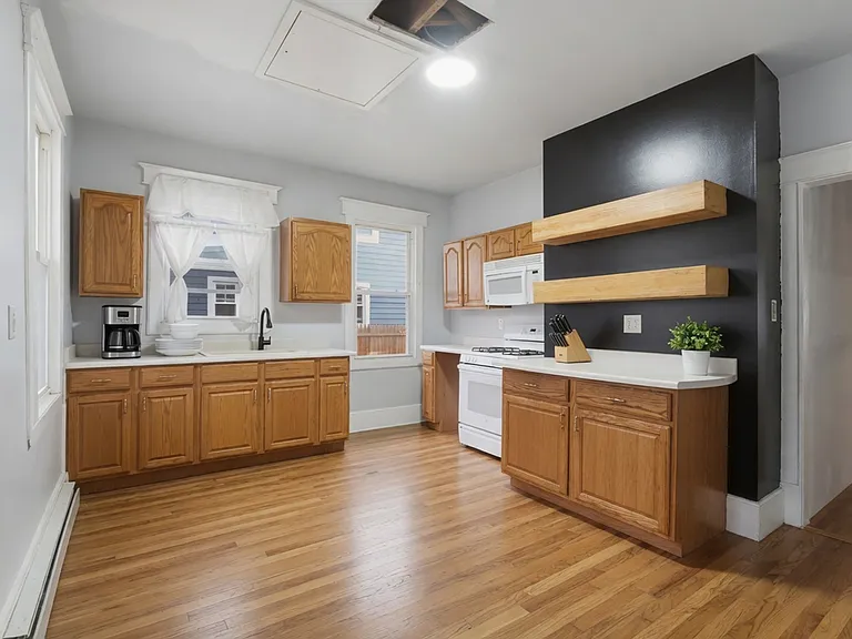 115 Innis Ave #A — Photo 2