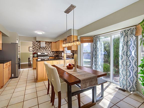 2nd image of 654 Matthew Ln