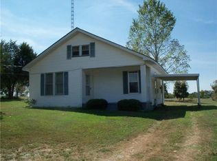 907 W Point Rd, Lawrenceburg, TN 38464