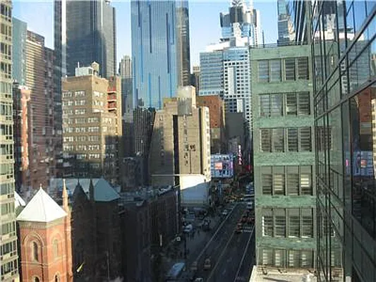 Rented by RELO REDAC INC. | media 14