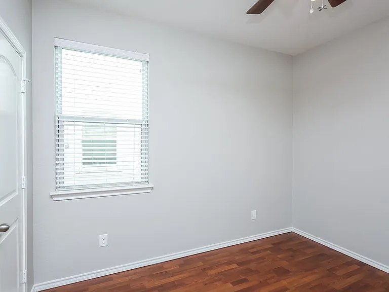 10965 Colonial Heights Ln — Photo 13