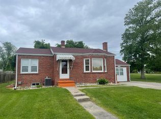 913 Wallace St, Alton, IL 62002
